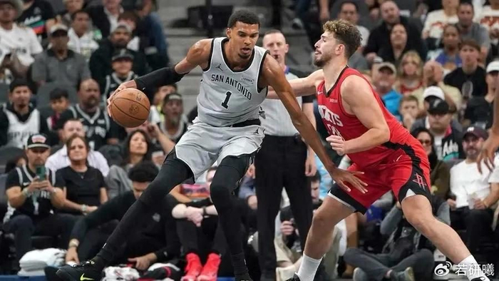 开云-狂输66分!申京成火箭漏洞,美媒晒防守数据,谢泼德确实被冤枉了|卡佩拉|马刺|凯文·杜兰特|圣安东尼奥马刺队|阿尔佩伦-申京_新浪新闻